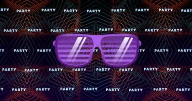 Parti neon metni üzerine mor parti güneş gözlüğü animasyonu desen üzerinde tekrarlanıyor. Klasik iletişim, müzik, parti, renk ve hareket konsepti dijital olarak oluşturulmuş video.