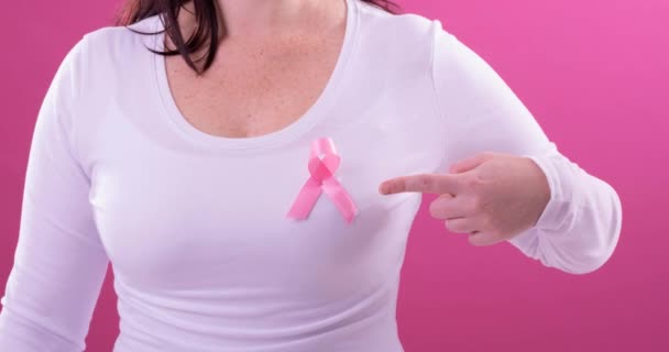 Vídeo Del Texto Concienciación Sobre Cáncer Mama Una Mujer Caucásica — Vídeos de Stock