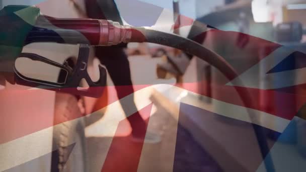 Animatie Van Zwaaiende Britse Vlag Mensen Bij Het Tankstation Wereldwijde — Stockvideo
