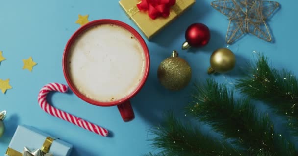 Animación Feliz Texto Navideño Sobre Adornos Navidad Invierno Tradición Concepto — Vídeo de stock