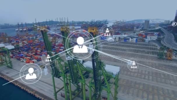 在造船厂背景上与图标连接的网络动画 全球航运和连接概念数字生成视频 — 图库视频影像