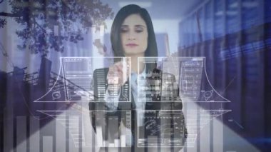 İş kadını istatistikleriyle veri işleme animasyonu. küresel iş, dijital arayüz ve veri işleme kavramı dijital olarak oluşturulmuş video.