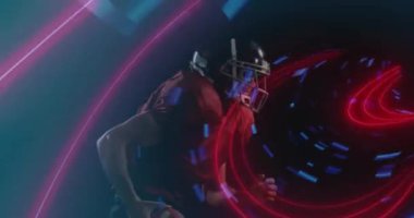 Amerikan futbolcusunun topla koşması üzerine arayüz işleme verilerinin animasyonu. spor, rekabet ve teknoloji konsepti, dijital olarak üretilen video.