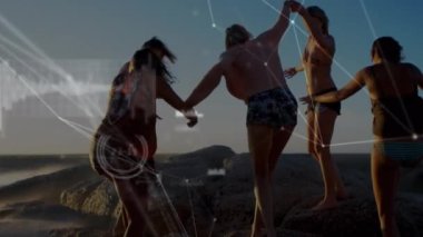 Kumsalda el ele tutuşan kadın arkadaşlarla iletişim ağının animasyonu. küresel iletişim teknolojisi, boş zaman ve seyahat konsepti dijital olarak oluşturulmuş video.