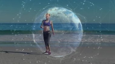 Güneşli sahilde yoga yapan bir kadın için ışıldayan küresel ağın animasyonu. küresel iletişim teknolojisi, boş zaman ve seyahat konsepti dijital olarak oluşturulmuş video.
