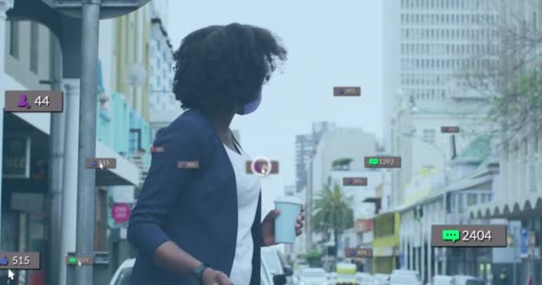Animace Oznámení Sociálních Médií Africké Američance Masce Obličeje Ulici Komunikační — Stock video