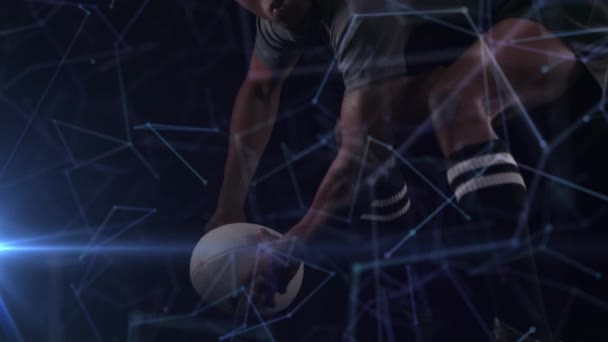 Animace Komunikační Sítě Přes Mužský Rugby Přehrávač Přihrávající Míč Sport — Stock video