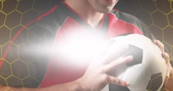 Animação Grade Hexagonal Luz Sobre Retrato Jogador Futebol Masculino Caucasiano — Vídeo de Stock