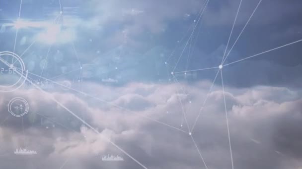 Animation Von Verbindungsnetzen Über Wolken Himmel Globale Netzwerke Und Verbindungen — Stockvideo