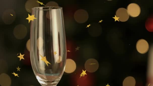 Animazione Stelle Che Galleggiano Sopra Vetro Champagne Sfondo Nero Capodanno — Video Stock