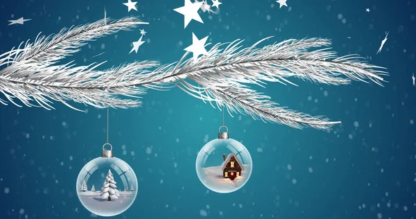 Изображение Звёзд Падающих Над Веткой Рождественскими Безделушками Синем Фоне Рождество — стоковое фото