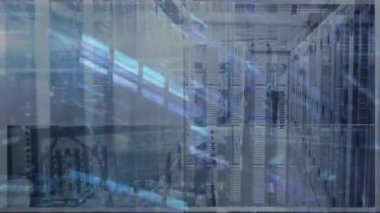 Bilgisayar sunucuları üzerinde ikili kodlama ve veri işleme animasyonu. küresel teknoloji, bağlantılar ve veri işleme kavramı dijital olarak oluşturulmuş video.