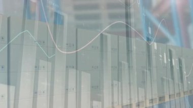 Arka plandaki karton kutular üzerinde istatistik işleme animasyonu. küresel sevkiyat, dağıtım, çevrimiçi alışveriş ve bağlantılar konsepti dijital olarak oluşturulmuş video.