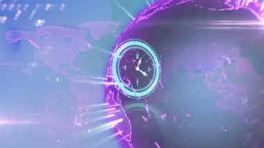 Mor küresel ağ üzerinde saati olan tarayıcının animasyonu ve mavi arka plandaki veriler. küresel iletişim ağı ve dijital arayüz teknolojisi konsepti dijital olarak oluşturulmuş video.