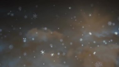 Bulutların üzerine düşen karın ve arka planda güneşin animasyonu. Kış, Noel, gelenek ve kutlama konsepti dijital olarak oluşturulmuş video.