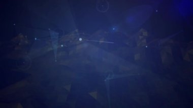 Arka planda dönen dağların üzerindeki bağlantı ağlarının animasyonu. küresel bağlantılar ve veri işleme konsepti dijital olarak oluşturulmuş video.