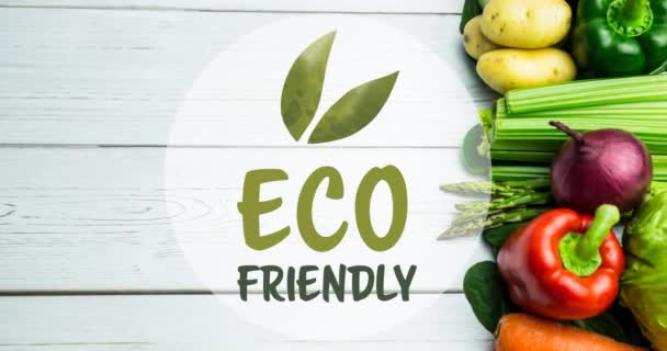 Animazione Testo Eco Friendly Verde Sopra Verdure Fresche Tavole Legno — Video Stock