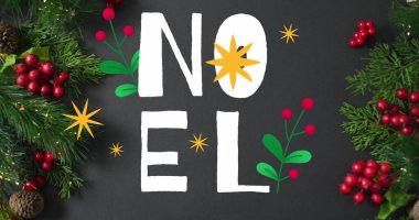 Noel ağacı dalları üzerinde noel metni resmi. Noel, gelenek ve kutlama konsepti dijital olarak oluşturuldu.