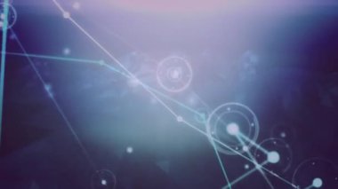 Dönen dağların üzerindeki bağlantı ağlarının animasyonu. küresel ağlar ve bağlantılar konsepti dijital olarak oluşturulmuş video.