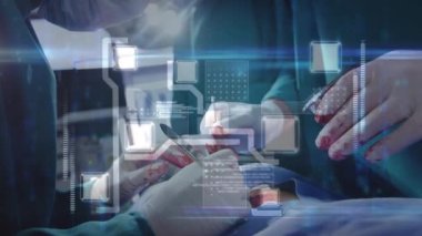 Ameliyathanedeki cerrahlar üzerinden bağlantı ağıyla veri işleme animasyonu. küresel tıp, sağlık hizmetleri ve dijital olarak üretilen video konsepti.