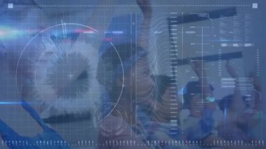 Öğrenciler üzerinde veri işleme animasyonu. küresel eğitim, eğitim ve bağlantılar dijital olarak oluşturulmuş video konsepti.