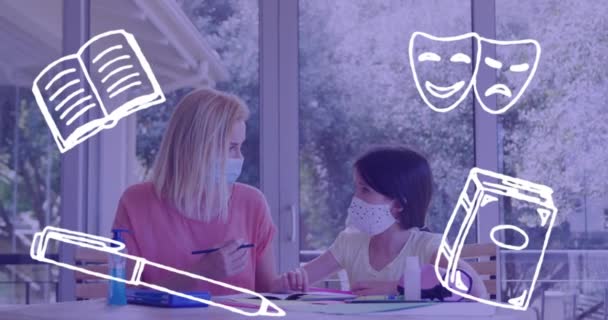 Animación Los Iconos Escuela Sobre Mujer Caucásica Hija Con Máscaras — Vídeos de Stock