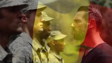 Belçika bayrağının üniformalı erkek askerlerin üzerine dikilmesi. Ulusal ordu, vatanseverlik ve silahlı kuvvetler konsepti dijital olarak oluşturulmuş video.