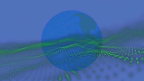 青の地球と青の背景に緑のメッシュのアニメーション 世界的な接続とネットワーキングの概念をデジタルで — ストック動画