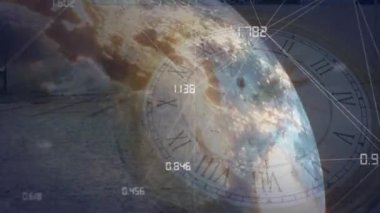 Dünya çapındaki bağlantıların, saatin ve sokakta yürüyen insanların animasyonu. küresel iletişim, veri işleme ve dijital arayüz kavramı, dijital olarak oluşturulmuş video.