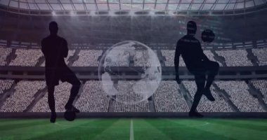 Grafik ve veri işleme animasyonları, spor stadyumu üzerinde dünya ve futbolcular. spor, rekabet, küresel iletişim ve dijital arayüz kavramı, dijital olarak oluşturulmuş video.