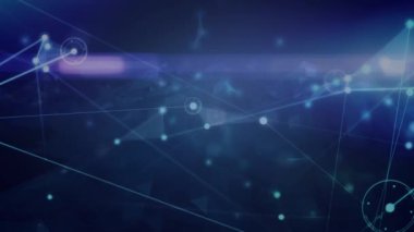 Dönen dağların üzerindeki bağlantı ağlarının animasyonu. küresel ağlar ve bağlantılar konsepti dijital olarak oluşturulmuş video.
