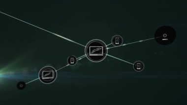 Yeşil ışıkta dijital simgelerle bağlantı ağının animasyonu. çevrimiçi bağlantılar, ağ oluşturma ve dijital arayüz konsepti dijital olarak oluşturulmuş video.