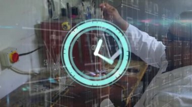 Laboratuvarda çalışan melez erkek bilim adamının hareketli saatinin animasyonu. küresel bilim ve teknoloji konsepti dijital olarak üretilen video.