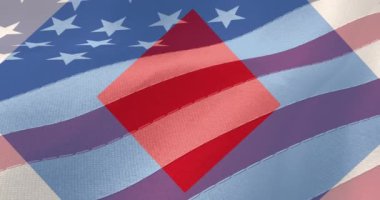 Katlanmış yıldız ve çizgilerin üzerinde kırmızı, beyaz ve mavi karelerin ve Amerikan bayrağının animasyonu. Vatanseverlik, bağımsızlık ve kutlama konsepti dijital olarak oluşturulmuş video.