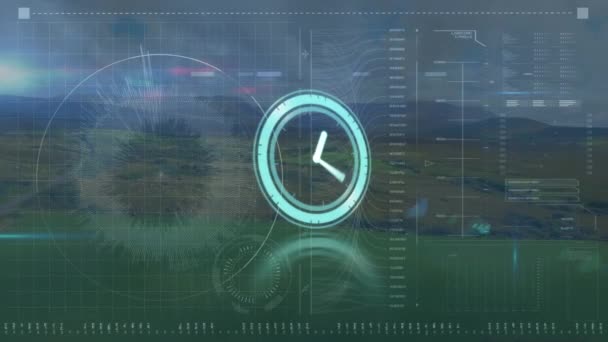 風景の上に動く時計やデータ処理のアニメーション 地球規模の通信 データ処理 デジタルインターフェースの概念 デジタルで生成されたビデオ — ストック動画