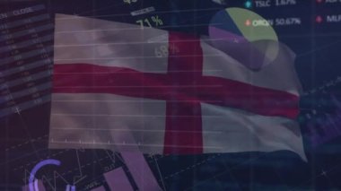 Siyah arka planda İngiltere bayrağı üzerinde veri işleme ve grafiklerin animasyonu. İngiliz ekonomisi ve iş konsepti dijital olarak oluşturulmuş video.