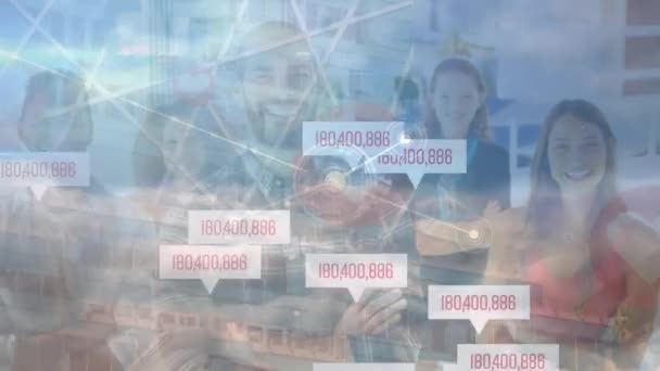Bağlantı ağı üzerinden değişen iş insanlarının ve sayıların animasyonu — Stok video