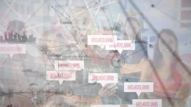 Bağlantı ağı üzerinden değişen iş insanlarının ve numaraların canlandırılması — Stok video