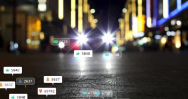 Odak şehir ve trafik ışıkları dışında sosyal medya simgeleri ve numaralarının animasyonu. küresel sosyal medya, bağlantılar ve dijital arayüz konsepti dijital olarak oluşturulmuş video.