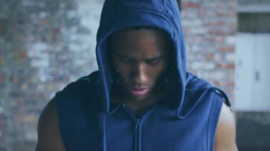 Teşekkür mesajının animasyonu spor salonundaki Afro-Amerikan sporcu üzerinden. global sporlar, sağlıklı yaşam tarzı ve dijital arayüz konsepti dijital olarak oluşturulmuş video.