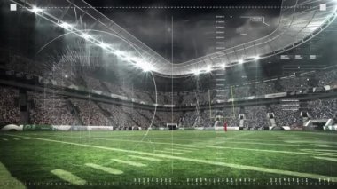 Spor stadyumundaki çimen sahası üzerinde tarayıcı ve işlem verilerinin animasyonu. spor, rekabet, küresel iletişim ve veri teknolojisi konsepti dijital olarak oluşturulmuş video.