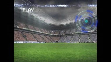 Stadyumdaki ses perdesinde bozulma ve tarayıcı veri işleme ekranının animasyonu. spor, rekabet, küresel iletişim ve veri teknolojisi konsepti dijital olarak oluşturulmuş video.