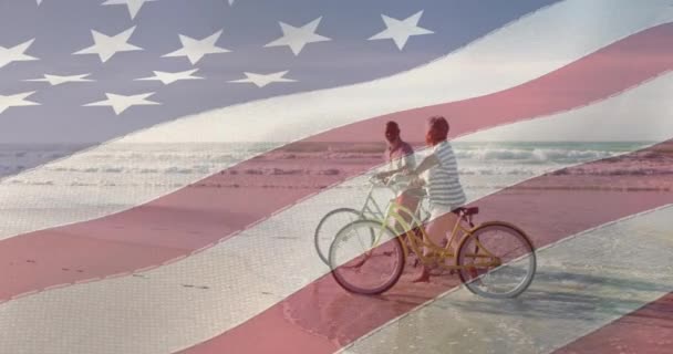Animation Flag United States America Happy Senior Couple Bikes Beach — Stockvideo