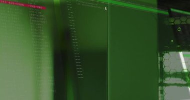 Bilgisayar sunucuları üzerinde istatistik ve veri işleme animasyonu. veri işleme, bulut hesaplama konsepti ve teknoloji konsepti dijital olarak oluşturulmuş video.