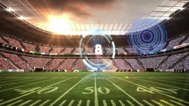 Stadyumdaki Amerikan futbol sahası üzerinde geri sayım işlemleri yapan tarayıcının animasyonu. spor, rekabet, küresel iletişim ve veri teknolojisi konsepti dijital olarak oluşturulmuş video.