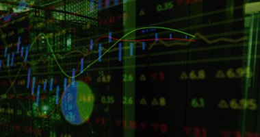 Bilgisayar sunucusunun yeşil ışıkları üzerinden veri işleme resmi. dijital arayüz, bulut hesaplama konsepti ve teknoloji konsepti dijital olarak oluşturulmuş görüntü.