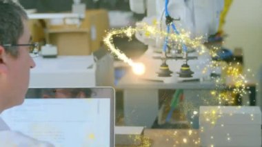 Robotlu erkek bilim adamının üzerinde kayan yıldızın animasyonu. küresel bilim, araştırma ve veri işleme kavramı dijital olarak oluşturulmuş video.