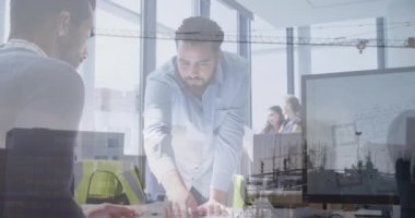 İnşaat alanının ve mimarların animasyonu. iş ve veri işleme kavramı dijital olarak oluşturulmuş video.