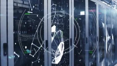 Bilgisayar sunucuları olan teknoloji odasındaki taramaların ve ağların animasyonu. küresel veri işleme, bağlantılar ve dijital arayüz konsepti dijital olarak oluşturulmuş video.