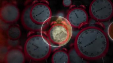 Güneş sistemlerinin, gezegenlerin ve saatlerin üzerindeki uzayın animasyonu. küresel alan, çevre ve zaman kavramı dijital olarak oluşturulmuş video.